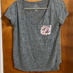 Black/White/Gray soft T-shirt with flower pocket